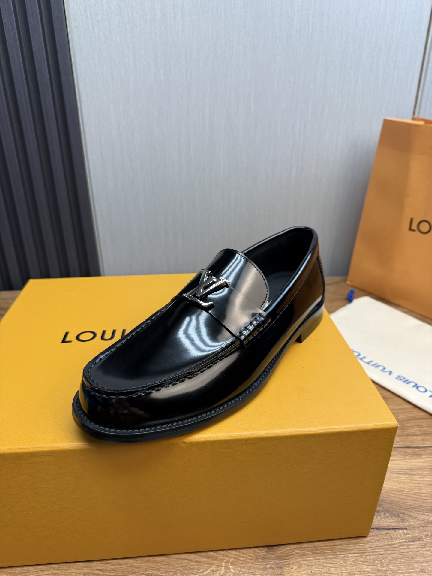 LV